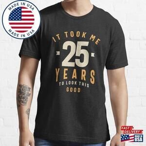 A Cat With Headphones Is Music Lover Classic T-Shirt Unisex